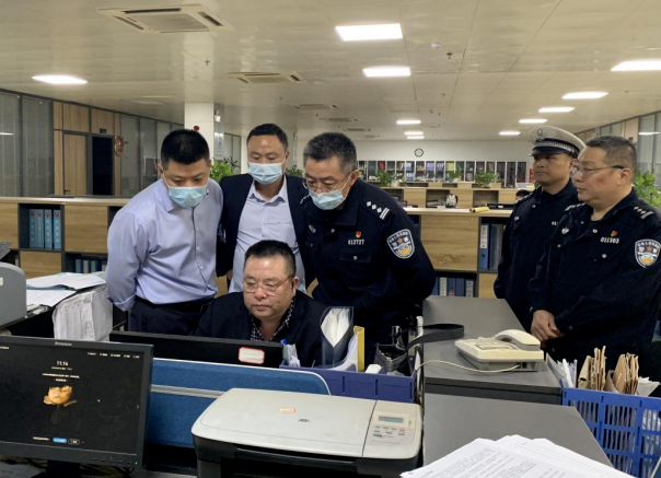 一線報(bào)道 || 都市城際公交:市交通管理局領(lǐng)導(dǎo)檢查徐坊客運(yùn)分公司安全運(yùn)輸工作