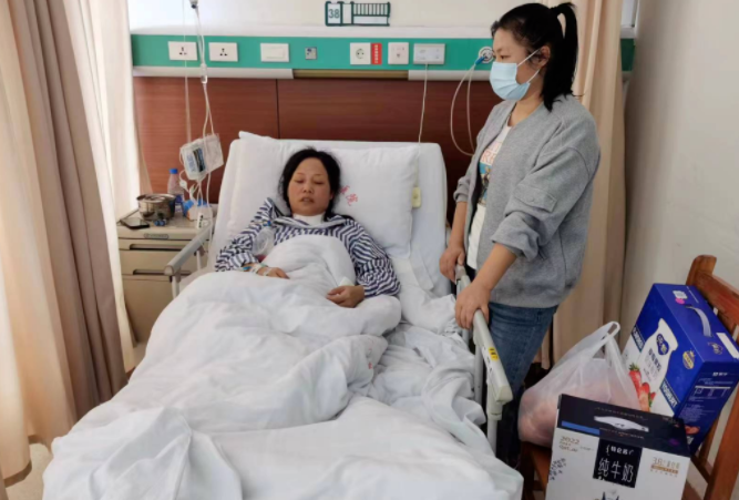 萍鄉(xiāng)長運(yùn) 工會(huì)慰問患病住院?jiǎn)T工