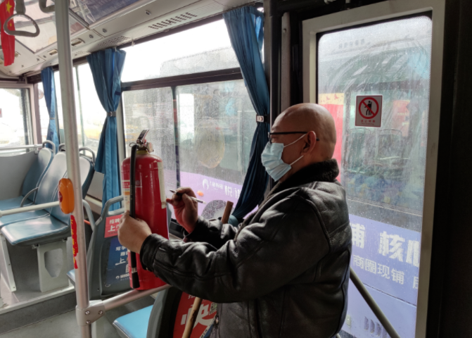 黃山長(zhǎng)運(yùn):肩上有擔(dān)心中有責(zé) 堅(jiān)守崗位忠于職守