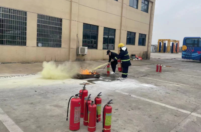 鄱陽長運  客運總站開展消防應急演練