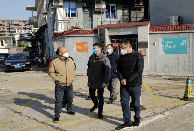 黃俊督導(dǎo)長(zhǎng)運(yùn)物業(yè)、長(zhǎng)運(yùn)出租安全生產(chǎn)及節(jié)前值班值守工作