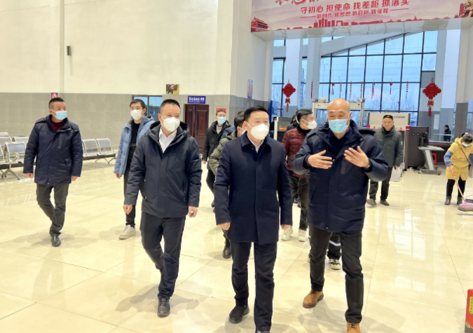縣委副書記、縣長(zhǎng)王宗華檢查指導(dǎo)鄱陽(yáng)長(zhǎng)運(yùn)春運(yùn)工作