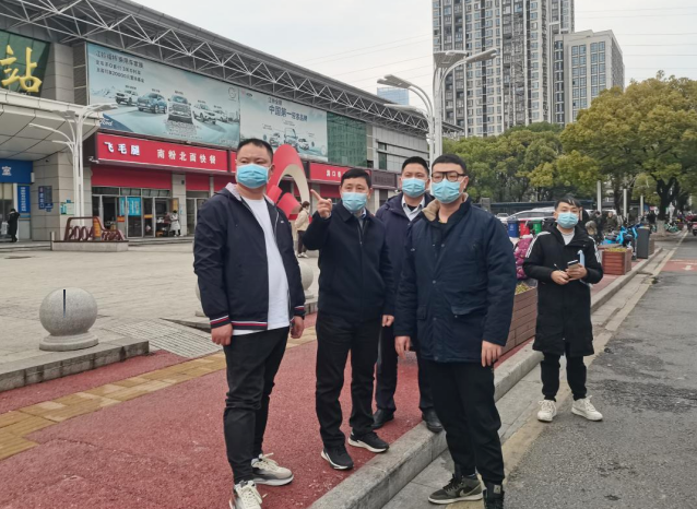 市道路運(yùn)輸服務(wù)中心領(lǐng)導(dǎo)督導(dǎo)都市城際公交文明創(chuàng)建、安全生產(chǎn)工作