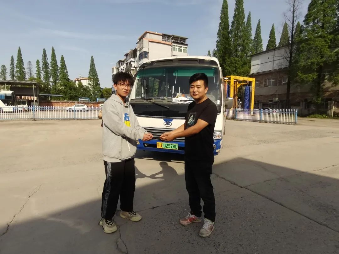 萍鄉(xiāng)長運(yùn)：“機(jī)”不可失！客車上遺失手機(jī) 工作人員找回獲感謝信