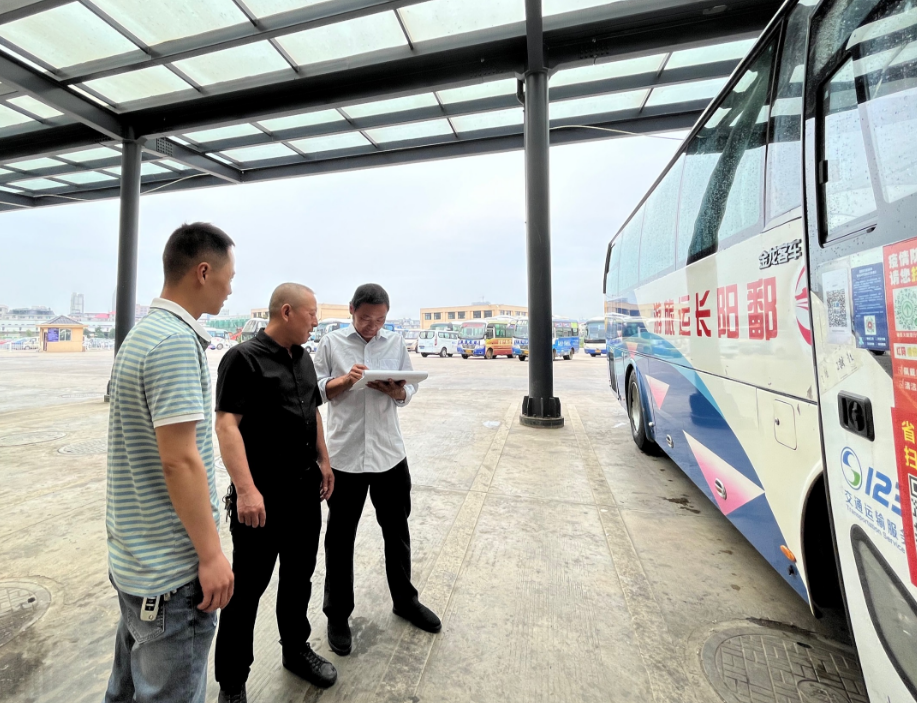 鄱陽長(zhǎng)運(yùn)：開展車輛安全檢查 筑牢安全防線