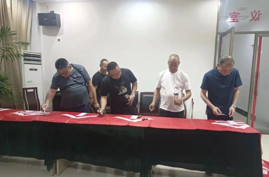 黃山長(zhǎng)運(yùn) 開展駕駛員安全、機(jī)務(wù)培訓(xùn)會(huì)暨“安全生產(chǎn)月”部署會(huì)