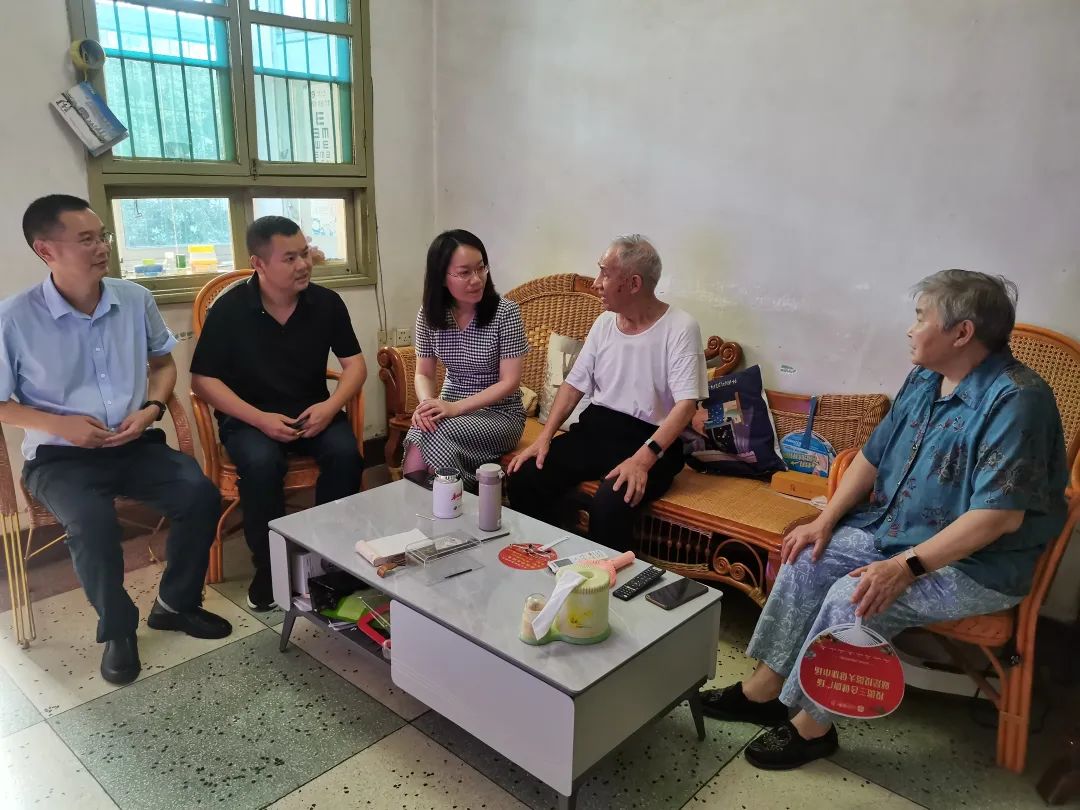萍鄉(xiāng)長運：走訪慰問老黨員、困難黨員