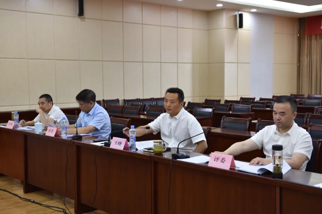 江西長(zhǎng)運(yùn)舉行中層管理崗位公開競(jìng)聘會(huì) 王曉出席