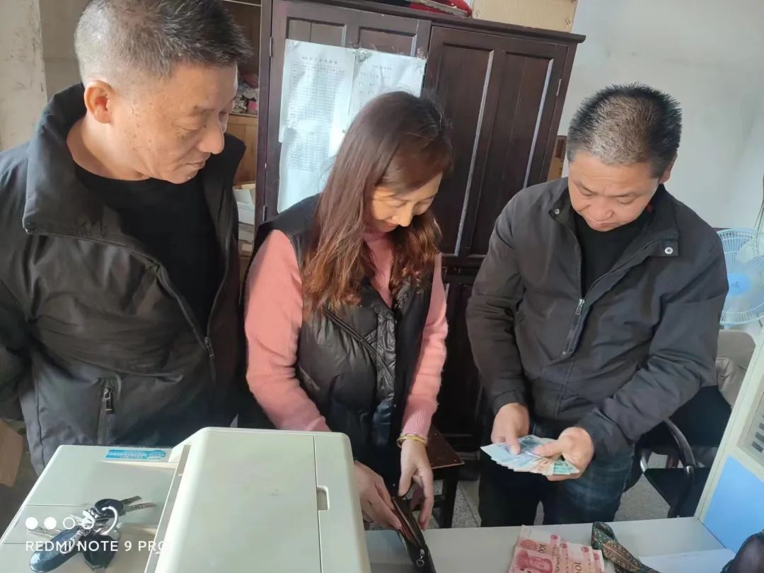 吉安公司：拾金不昧！這位駕駛員好樣的！