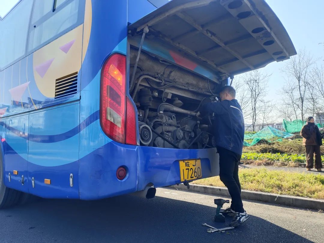 黃山長運：開展車輛突發(fā)機件故障應(yīng)急演練