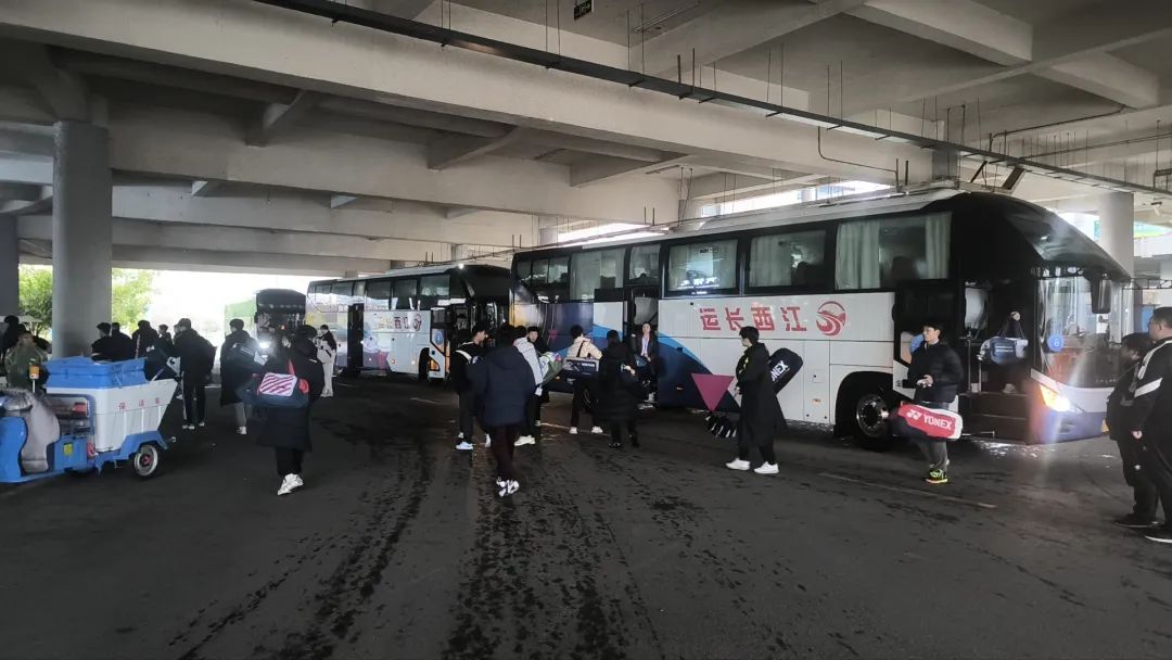 都市城際公交：護(hù)航2024全國(guó)青年羽毛球錦標(biāo)賽