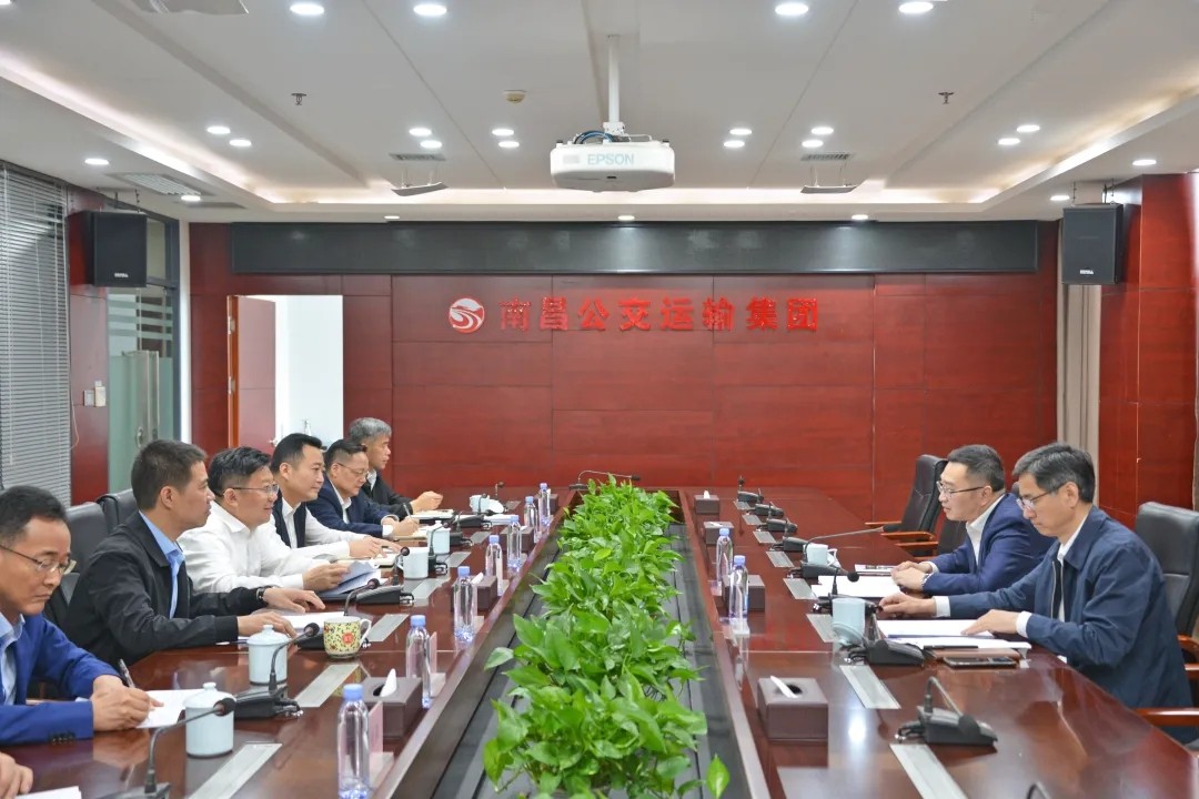 趙捷一行調(diào)研督導(dǎo)長(zhǎng)運(yùn)、公交假日安全營(yíng)運(yùn)工作 王曉陪同