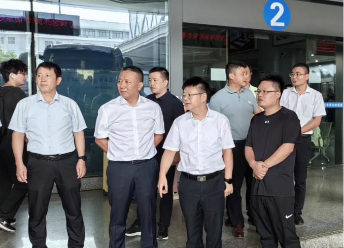 吳濤一行檢查南昌長途汽車西站國慶期間安全生產(chǎn)工作 李偉、占梁陪同