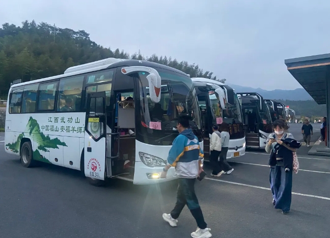 吉安公司：圓滿(mǎn)完成2024年環(huán)境舞蹈展演周活動(dòng)運(yùn)輸保障任務(wù)