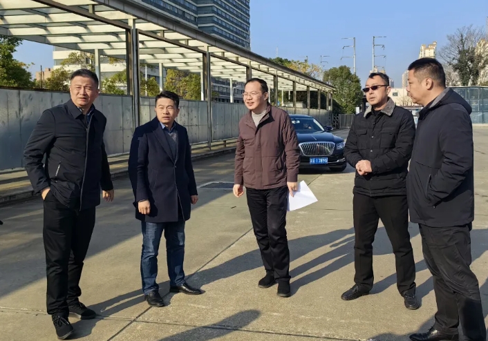 都市城際公交：紅谷灘區(qū)組織部、社會工作部調(diào)研長途汽車西站充電區(qū)服務(wù)驛站